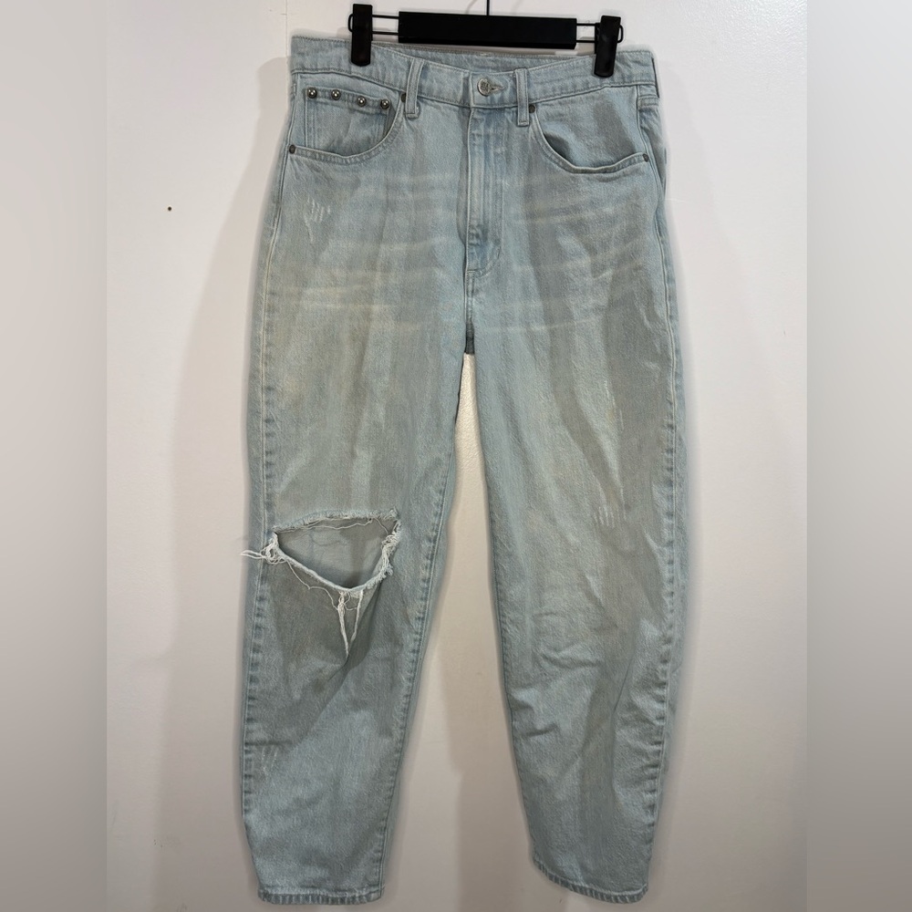 Women's Oak & Acorn Distressed Light Wash Jeans Size 29